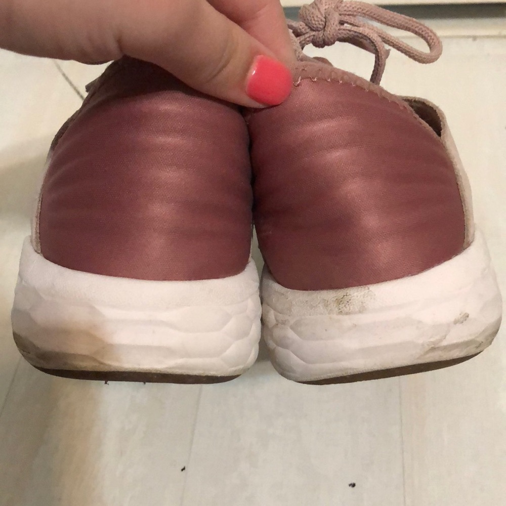New Balances - Picture 3 of 4